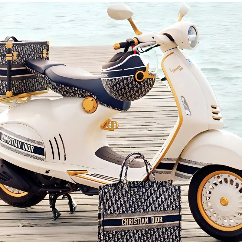 DIOR Vespa Collaboration Limited Edition Canvas Hard Case Travel Bag Makeup Case Handbag Unisex Black/White-4