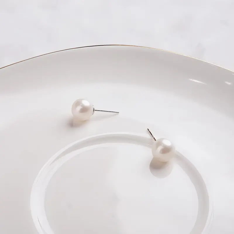 FREE ELF Freshwater Pearl Stud Earrings Women's-1