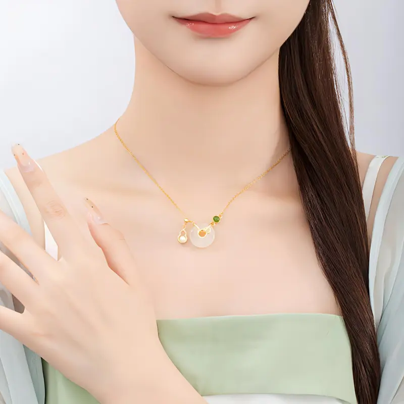 Emerald Chalcedony Necklaces Women's-1