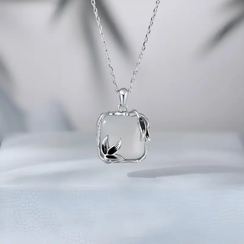 Emerald Chalcedony Necklaces Women's-2