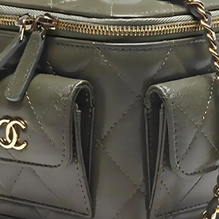 CHANEL 22K Autumn And Winter Sheepskin Crossbody Bag Makeup Bag Small Size Women's Olive Green-4