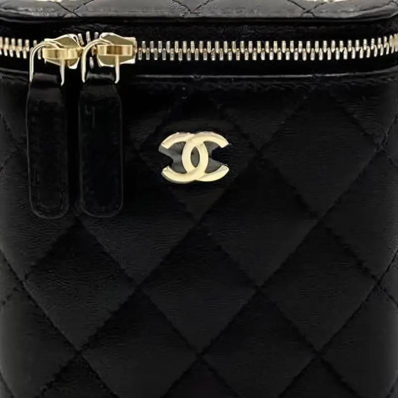CHANEL Lambskin Camera Bag, Cell Phone Pouch, Shoulder Bag, Crossbody Bag Women's Black-3
