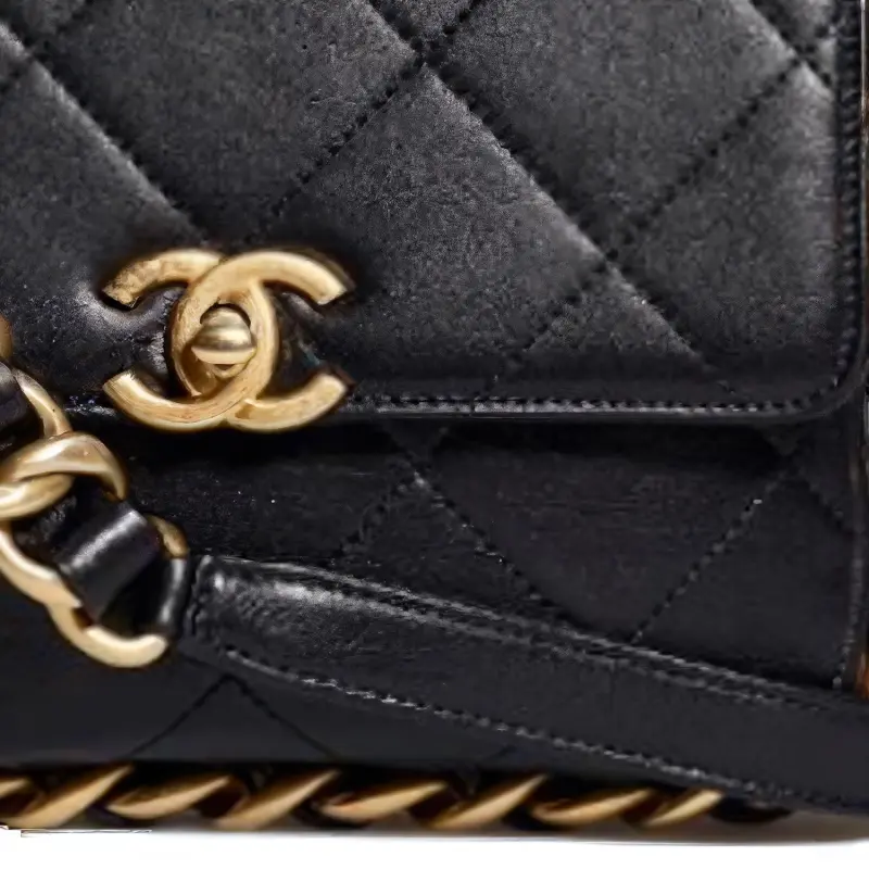 CHANEL 21K Winter Sheepskin Camera Bag, One Shoulder Handbag, Crossbody Bag Medium Size Women's Black-3