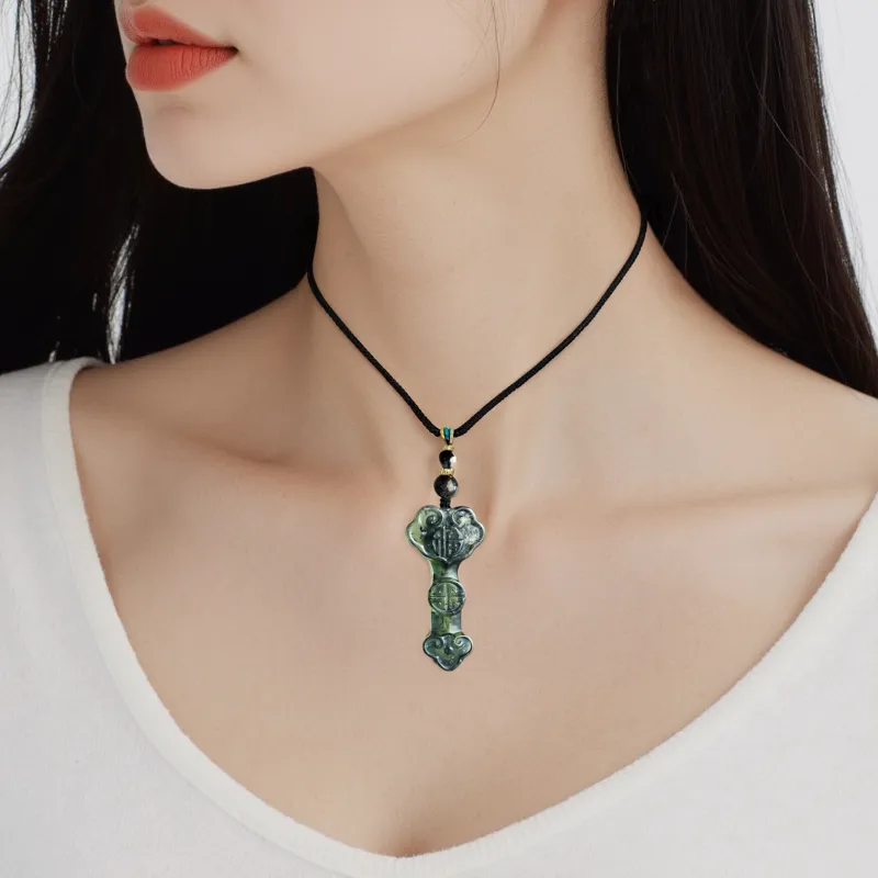 Tang Zhi Serpentine Jade Necklaces Unisex-4