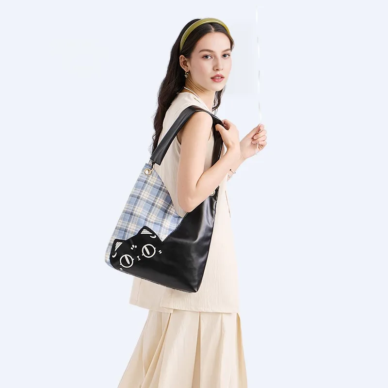 The British Museum Fabric Shoulder Bag Regular Unisex Black/Blue-6
