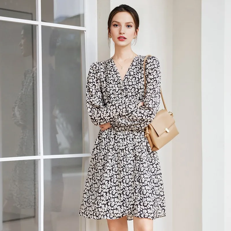 Dajia Poetry Long Sleeved Dress Women's-1