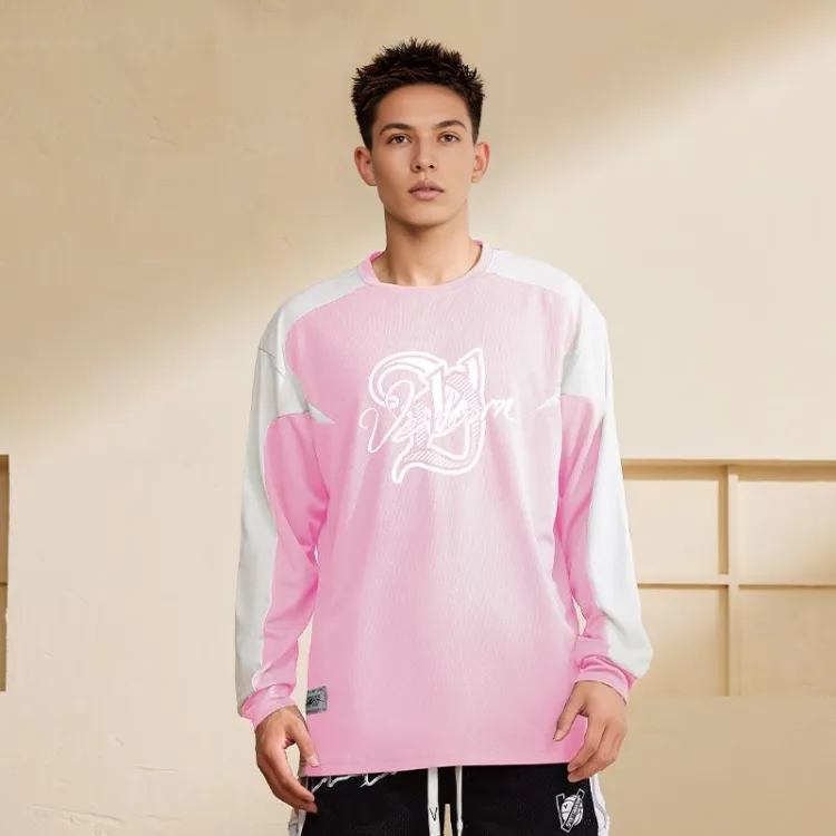 PUMA Classics T7 Svart figursydd T-shirt i kort modell