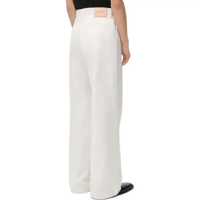 LOEWE Logo Patch Pleated Trousers-3