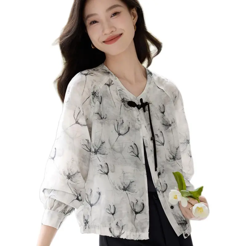 Mo Han Yi Mei Jackets & Coats Women's White With Black Floral-1