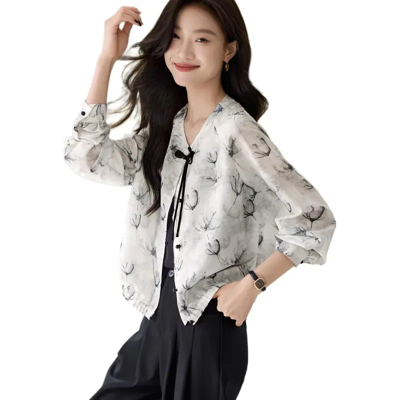 Mo Han Yi Mei Jackets & Coats Women's White With Black Floral-3