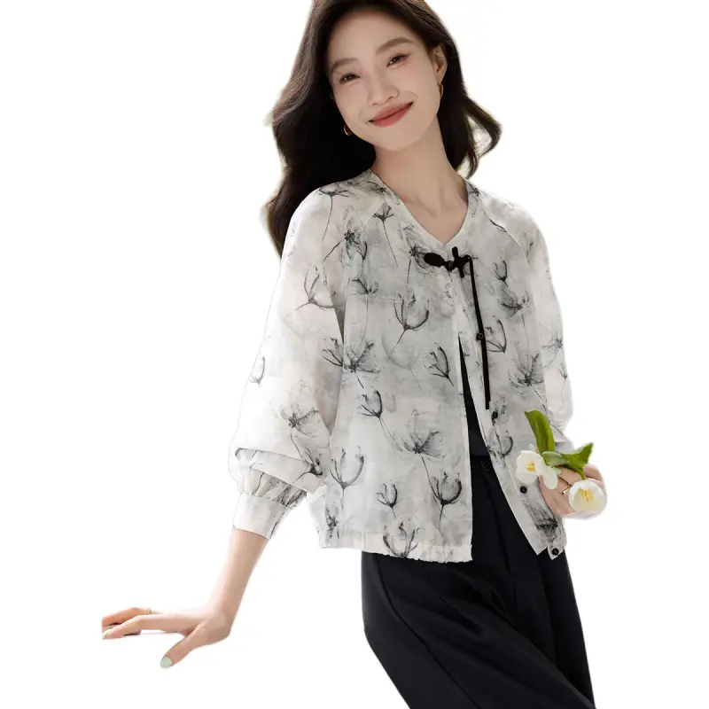 Mo Han Yi Mei Jackets & Coats Women's White With Black Floral-4