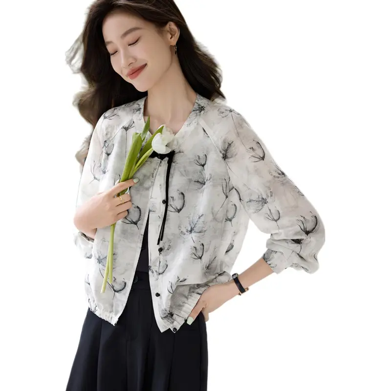 Mo Han Yi Mei Jackets & Coats Women's White With Black Floral-6