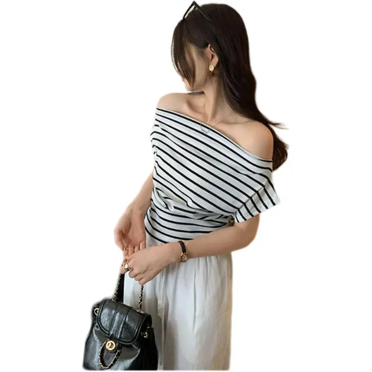 Si Bei'er Regular T Shirt Women's Black White Stripes-0