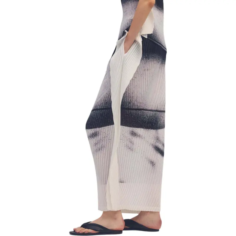 ISSEY MIYAKE Casual Long Skirt Women's Black White-2