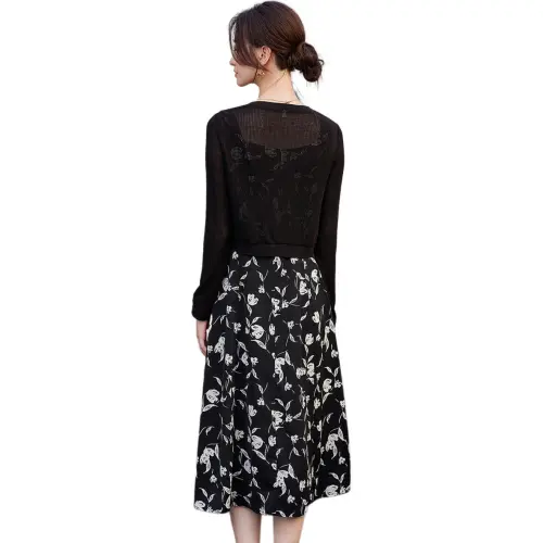 Like The Age Of Water Fall Long Sleeved Dresses Loose Fit Women's Black