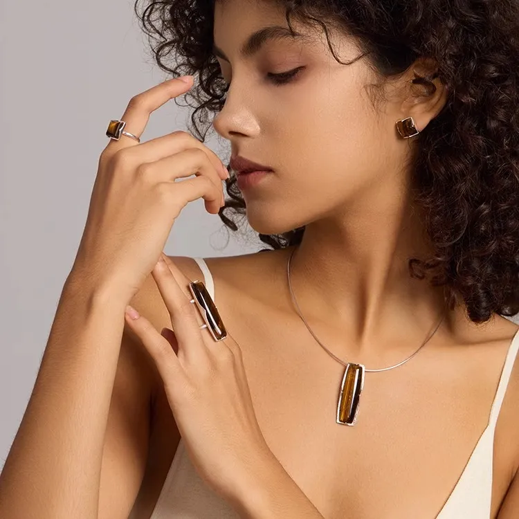 Qurioustone Tiger's Eye Stone Necklaces Unisex-4