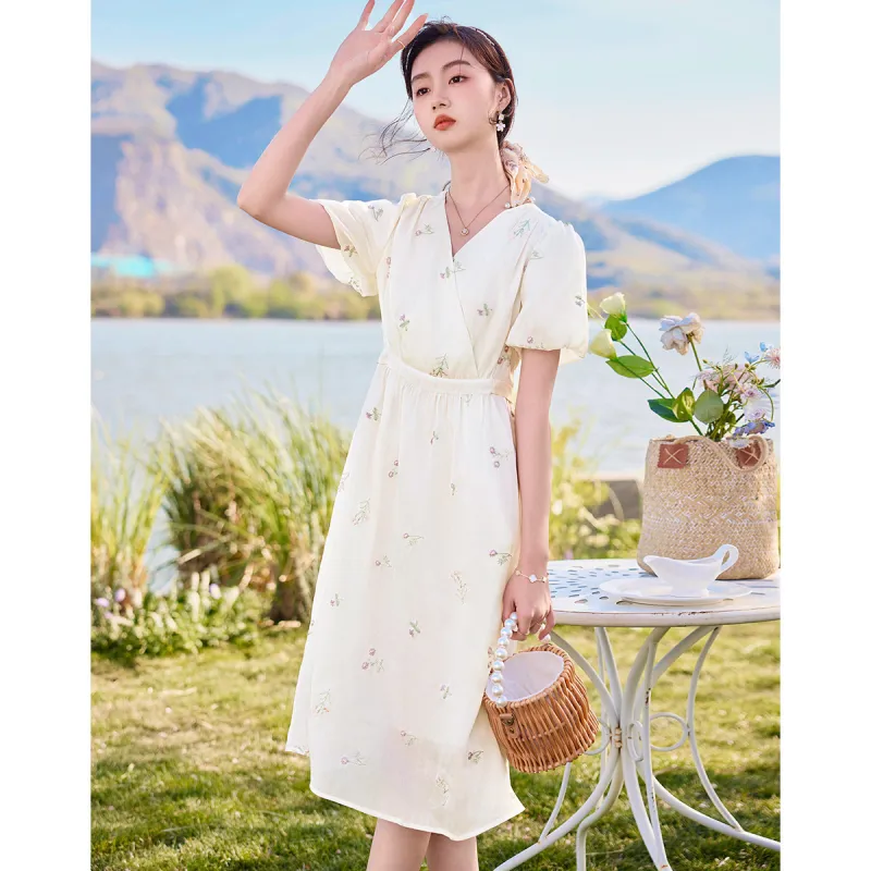 Like The Age Of Water Short Sleeved Dress Women's Beige-2