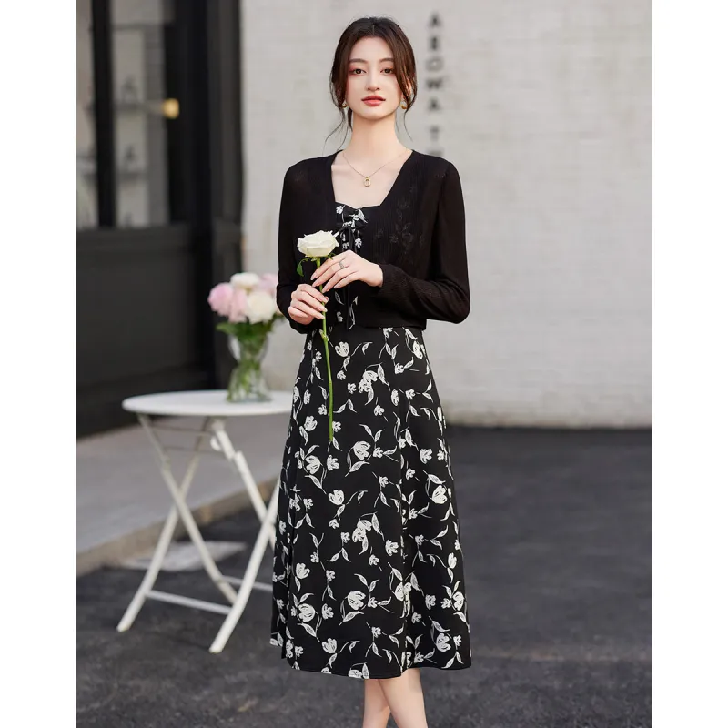 Like The Age Of Water Fall Long Sleeved Dresses Loose Fit Women's Black-4
