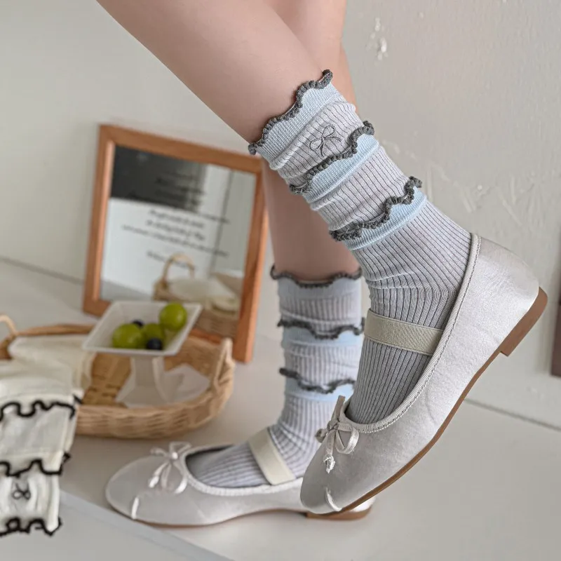 Gentle Welcome Mid Calf Socks Women's 1 Pack-2