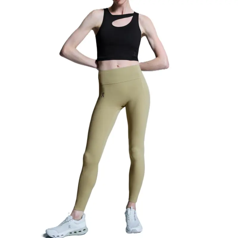 On SS25 Athletic Trousers Women's Caper-3