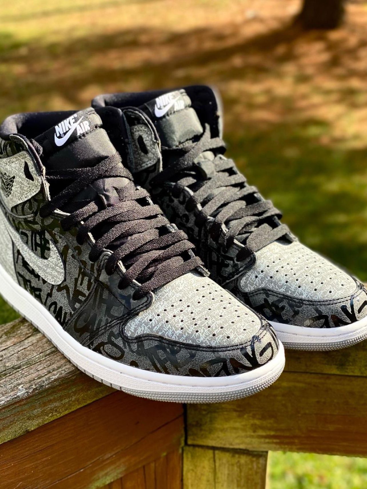 靴 Nike Air Jordan 1 High OG Rebellionaire Nike Jordan 1 Retro High OG Rebellionaire Shoes Sneakers