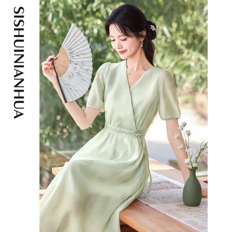 Like The Age Of Water Short Sleeved Dress Women's Light Green-1