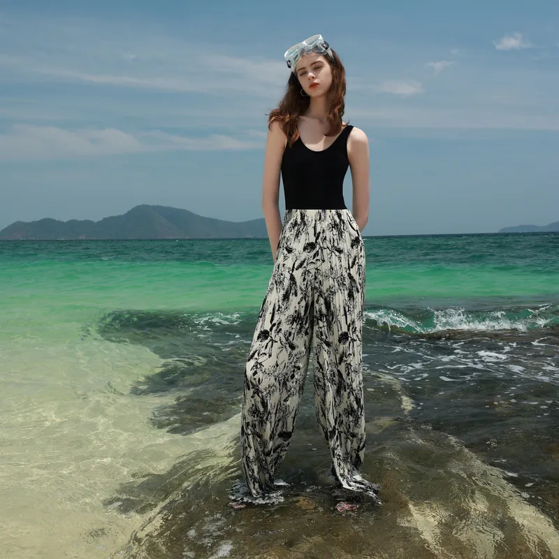 3COLOUR Casual Pants Women's Black White Floral-4
