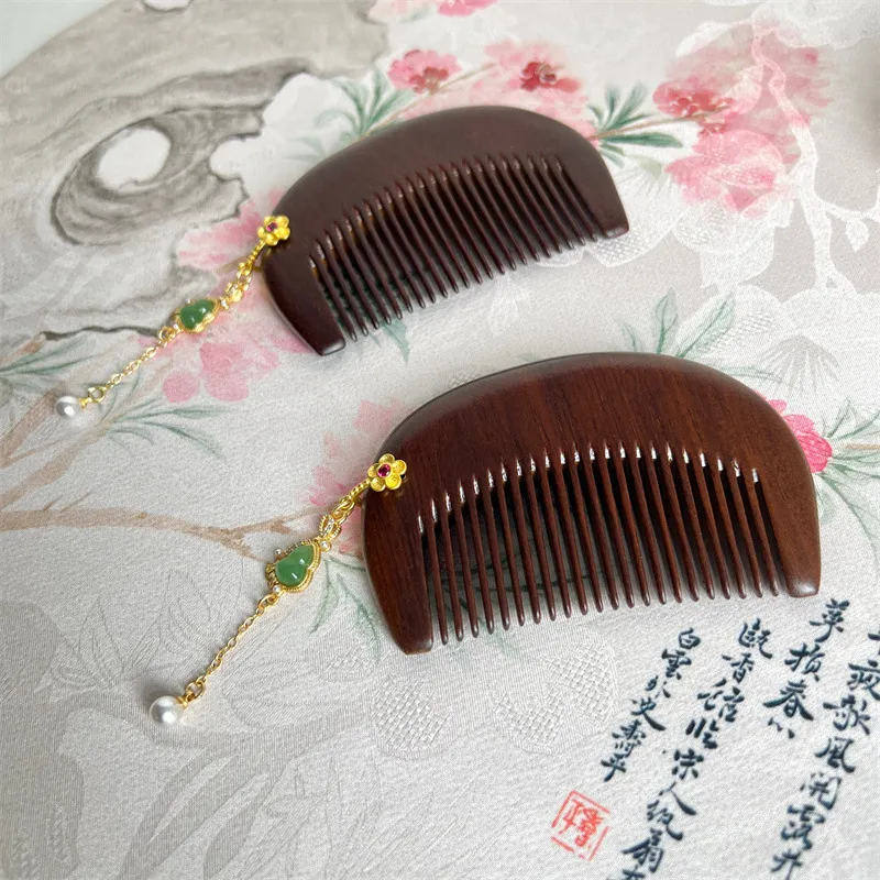 XIBI Carved Green Sandalwood Comb Natural Sandalwood Flat Comb Portable Mini Comb-3