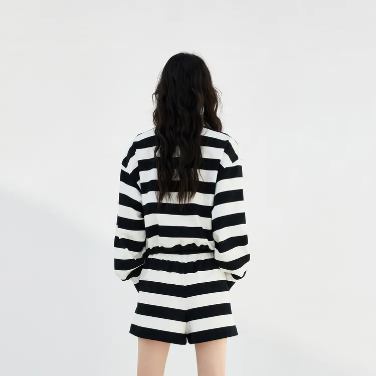 MO&CO Sweatshirts Women's-2