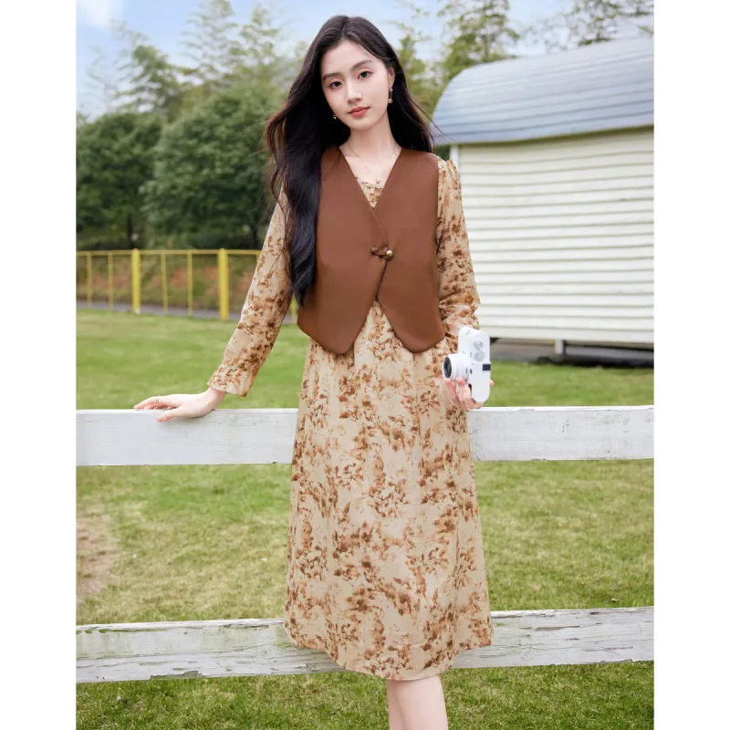 Like The Age Of Water Short Sleeved Dress Women's Coffee-1