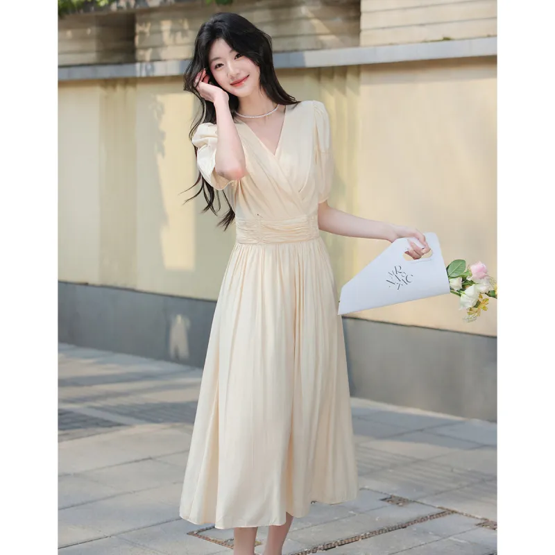 Like The Age Of Water Short Sleeved Dress Slim Fit Women's Apricot-3