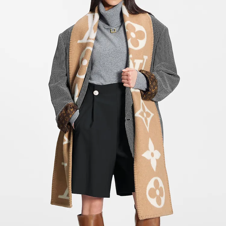 LOUIS VUITTON Sweet Dreams Scarf-3