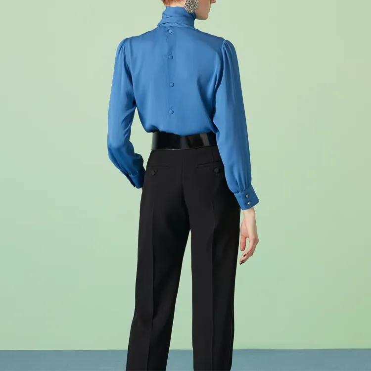 GUCCI Pussy bow Collar Silk Blouse-3