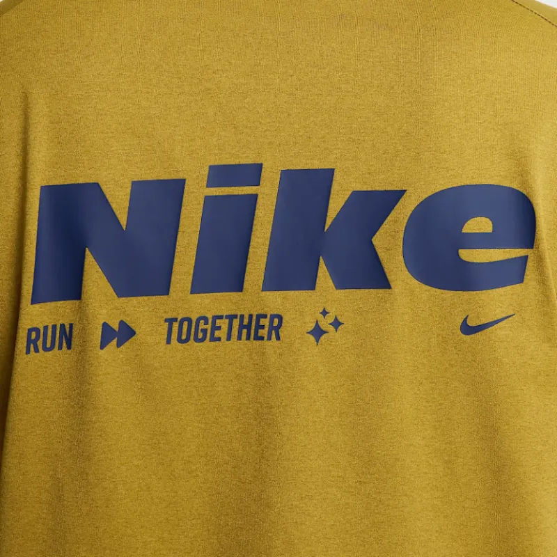 Nike Hiverse T Shirt Men's Desert Moss/Fur-4