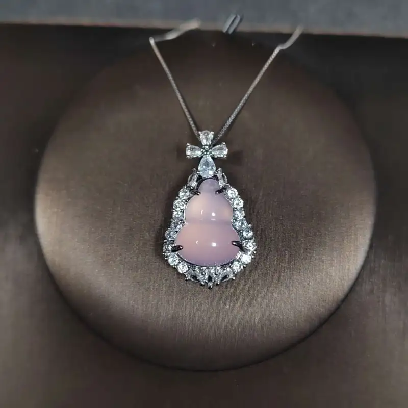Grace Chalcedony Necklaces Women's-5