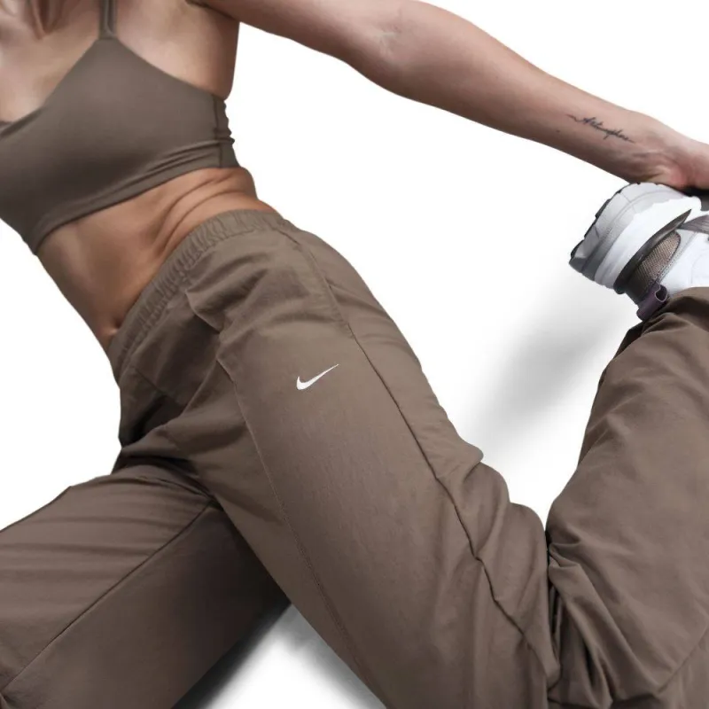 Nike Sportswear Everything Wovens Women's Mid Rise Open Hem Pants-3