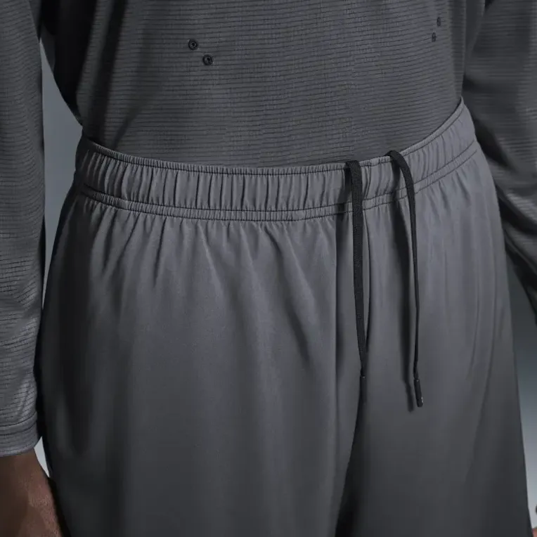 On Pace Shorts Sports Shorts Men's Iron Black-4