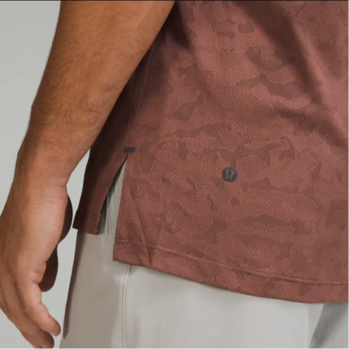 Lululemon Textured Train No-Stink Zinc™ Fabric T-Shirt Men's Camouflage Smoky Yellow Jade Graphite Gray-4