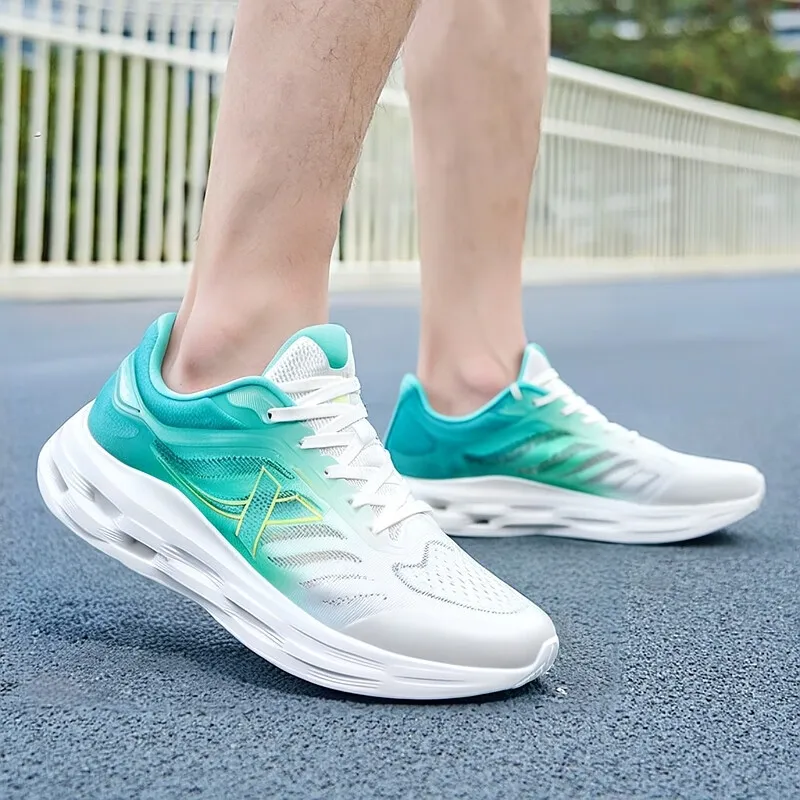 XTEP Breathable Lightweight Low Top Running Shoes Men's White Green-3