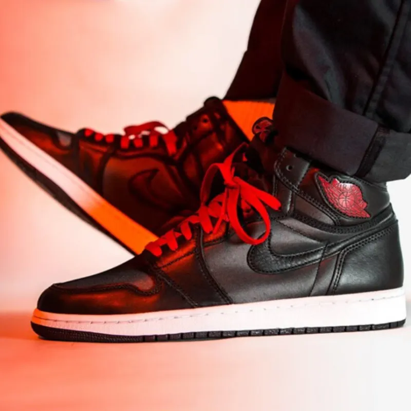 Jordan 1 Retro High Black Satin Gym Red Black GS-2