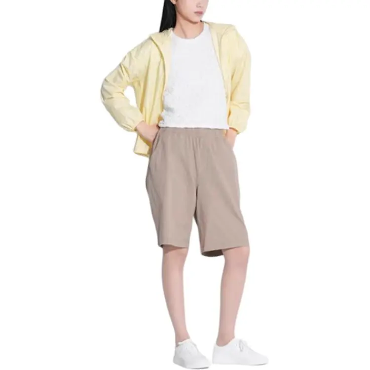 UNIQLO T Shirts Women's White-3