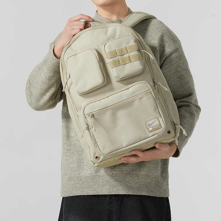 バッグ POINTE BACKPACK (KHAKI) IMG_8397_720x.jpg?v=1732767637