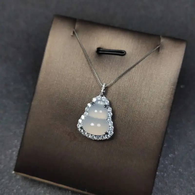 JUNWEN Chalcedony Necklaces Women's-3