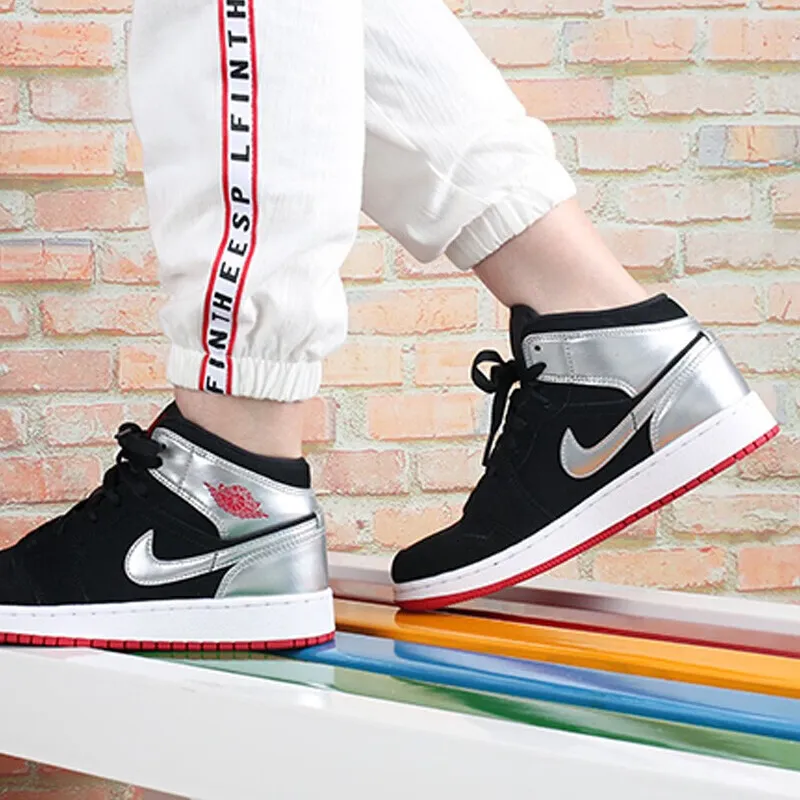 Jordan 1 Retro Mid Johnny Kilroy-2