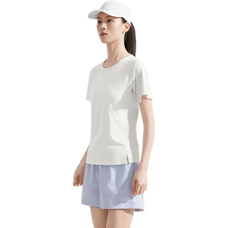 THE NORTH FACE SUN SMOOTH T Shirt Women's QLI/Dune White-3
