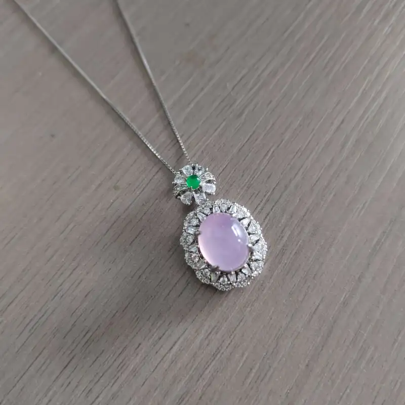 Grace Chalcedony Necklaces Women's-1