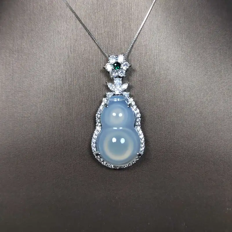 Grace Chalcedony Necklaces Women's-1