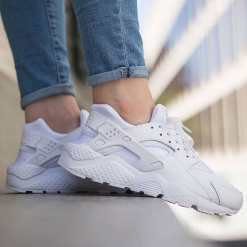 nike huarache with jeans