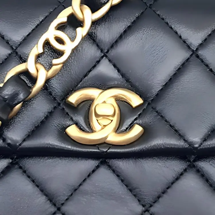 CHANEL Oil Wax Sheepskin Crossbody Bag, Shoulder Bag Trumpets Women's Black-3