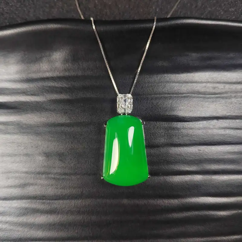 Grace Chalcedony Necklaces Women's-3